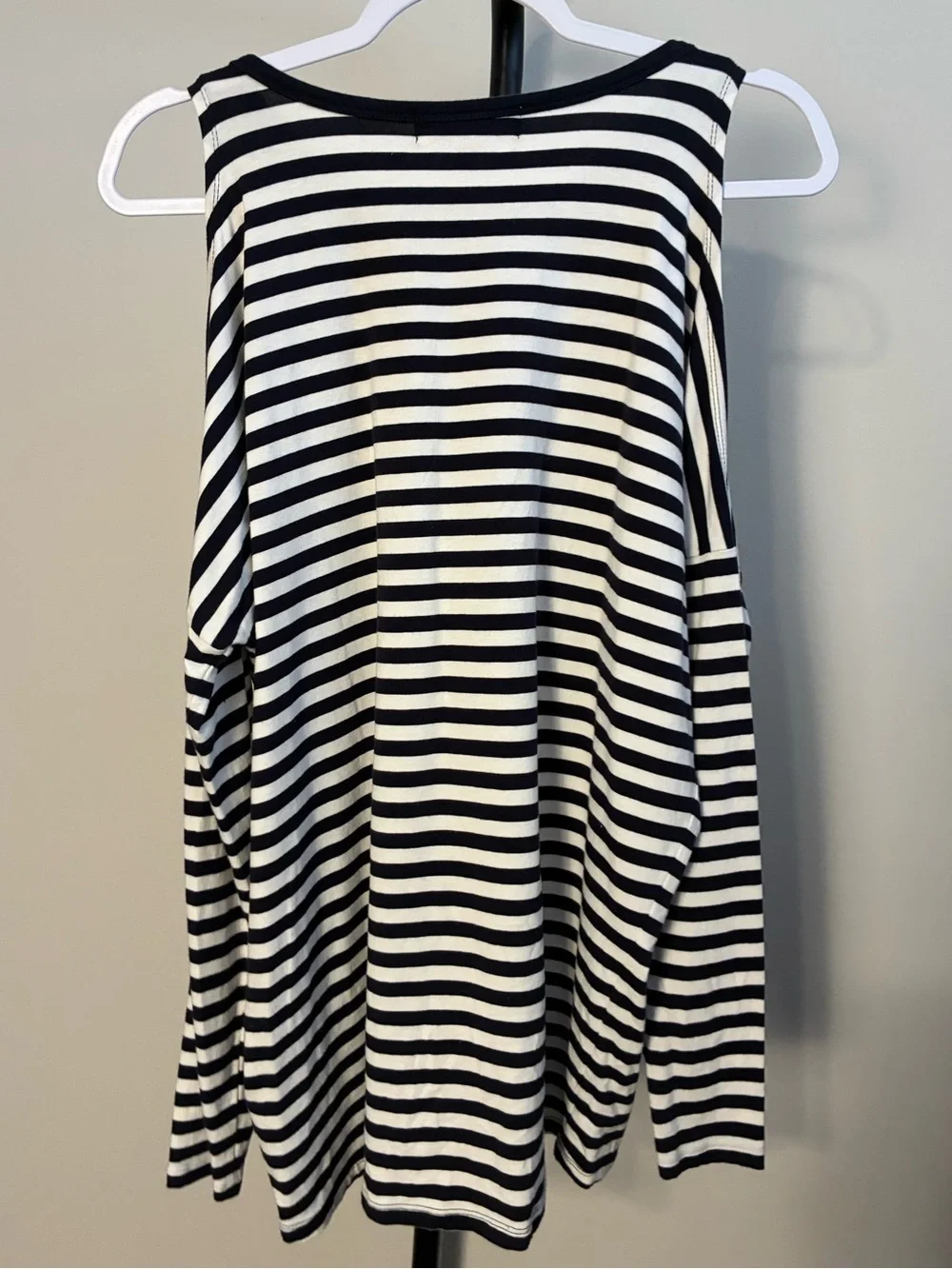 Michael Kors Black & White Striped Cold-Shoulder Women's Long Sleeve Top Small